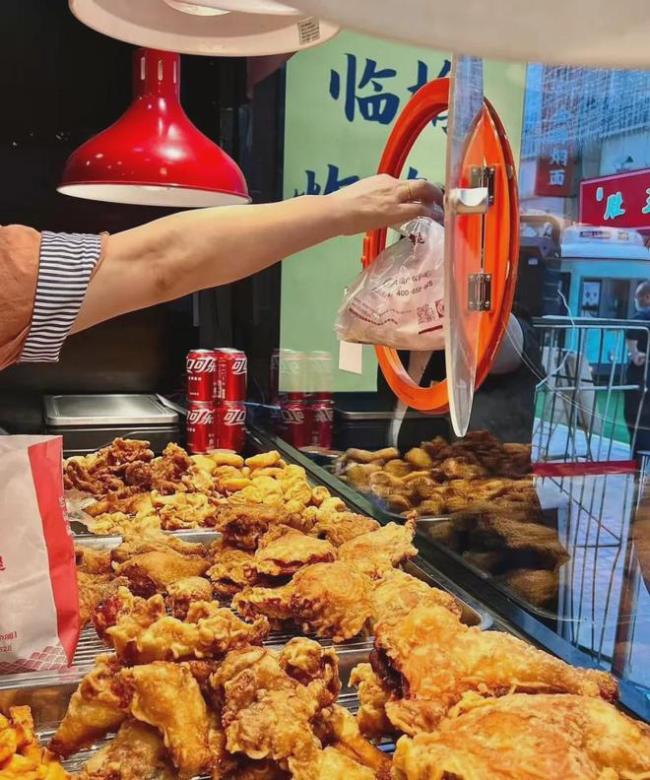 中式炸雞開始受到更多消費(fèi)者的關(guān)注 古法傳承引爆市場(chǎng)