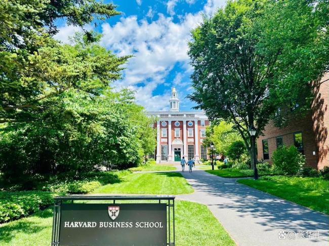 学者：特朗普搞翻哈佛是政治因素 反智主义与精英对决