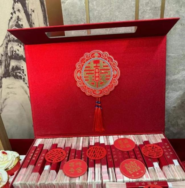 女子分手后不還彩禮引發(fā)糾紛 愛情騙局曝光