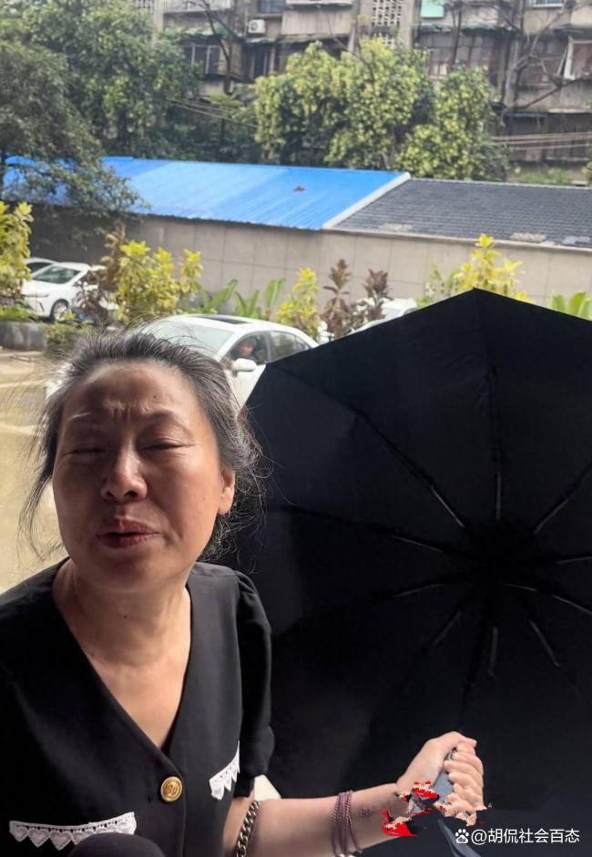 母親要求不給家門(mén)口遇害女兒打碼