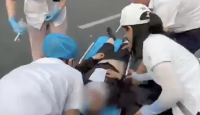 護(hù)士路遇車禍第一時(shí)間施救