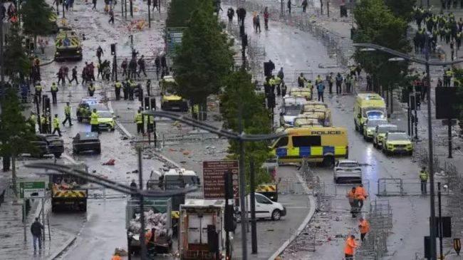 英首相回應(yīng)汽車沖撞球迷 27人受傷送醫(yī),！