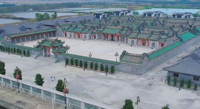 違建豪宅“英之園”已連夜拆除,，數(shù)十臺挖機正在作業(yè)，官方回應(yīng) 違建問題嚴肅處理