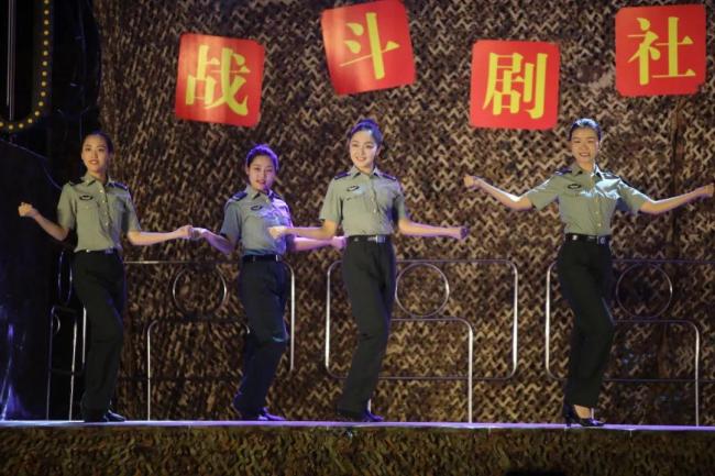 被譽(yù)為“軍營(yíng)版迪麗熱巴”的她獲全國(guó)表彰,！