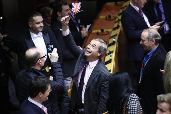 英國首相批法拉奇“畫餅” 經(jīng)濟(jì)方案異想天開