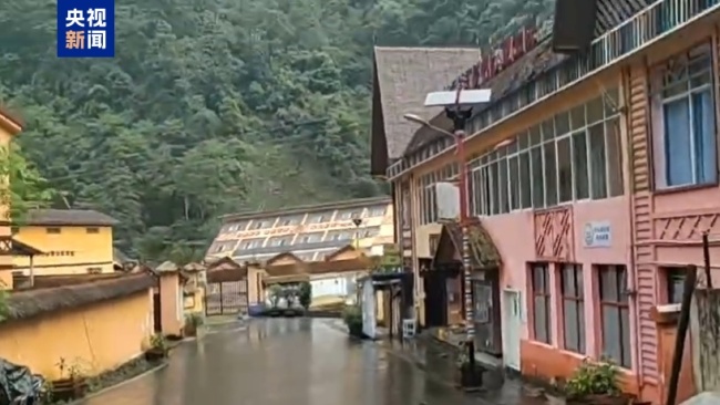 受強降雨影響云南一房屋倒塌