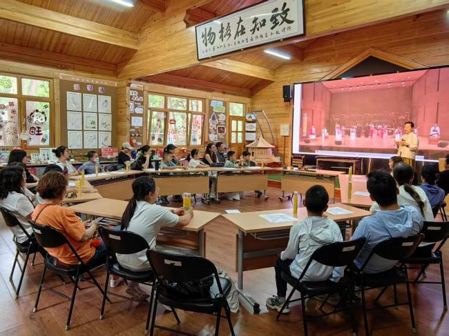 北京：端午假期首日,，31.67萬游客雨中漫步游園 傳統(tǒng)文化活動豐富多彩