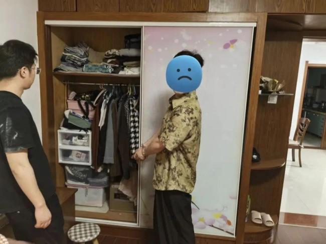 看到這種“面具”人臉需警惕 狡猾狐貍難逃獵手