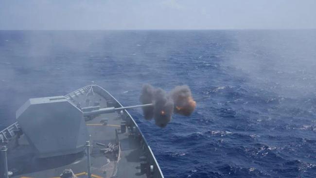 海軍艦艇編隊(duì)輾轉(zhuǎn)多海域?qū)崙?zhàn)化演練 錘煉協(xié)同作戰(zhàn)能力