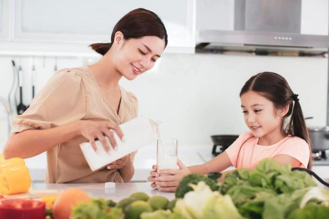 孩子喝牛奶過敏別慌 這份應(yīng)對指南超實用