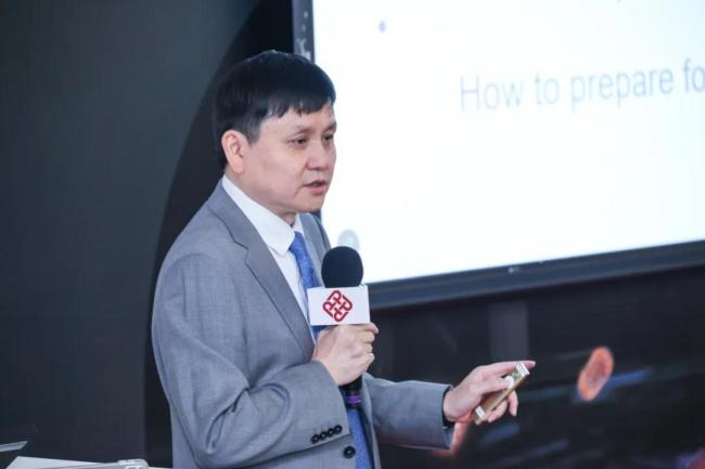 張文宏受聘香港理工大學(xué)