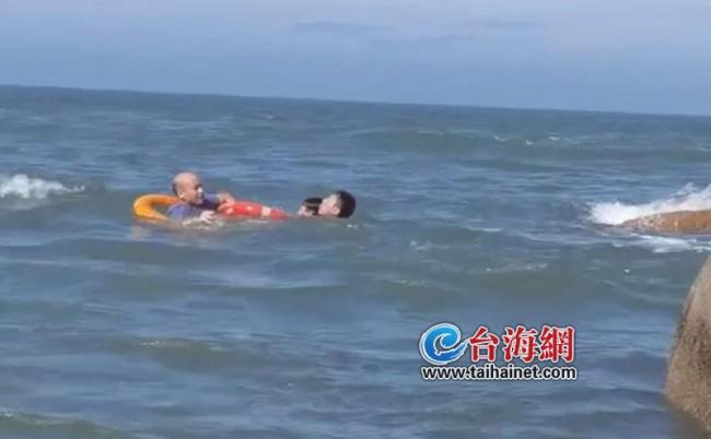 好樣的！退役軍人海中勇救遇險父子 8分鐘生死救援