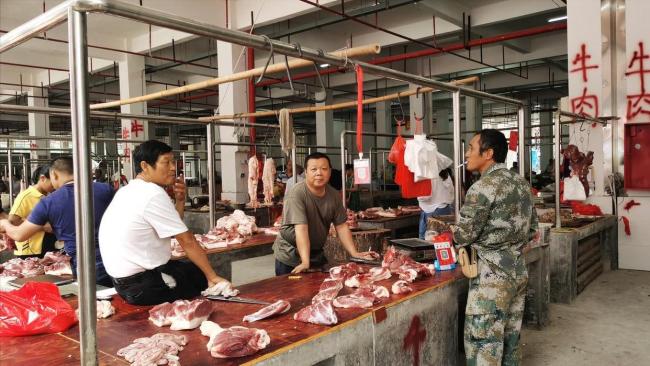 一夜遇冷,，豬價(jià)“爆發(fā)性”下跌,！供需失衡加劇
