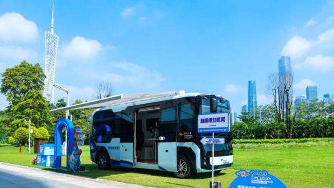多路直擊2025高考現(xiàn)場 考場內(nèi)外全程直播