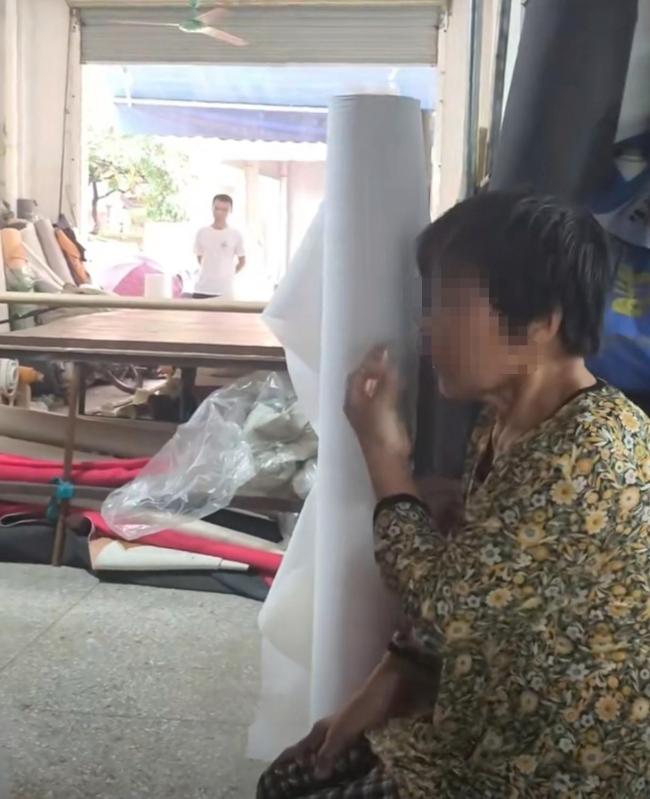 警方回應(yīng)老人撿手機索要1600才肯還 家屬索高額酬金引發(fā)爭議
