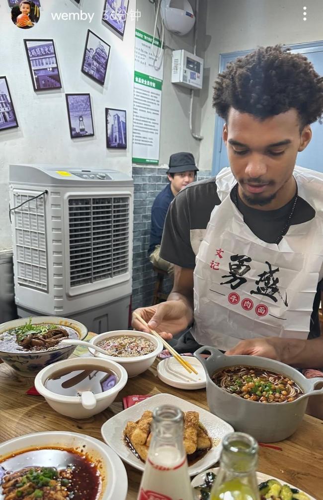 三年前就曾追求杜兰特！曝猛龙成KD潜在下家：为巴恩斯寻找球星搭档马刺报价引发争议