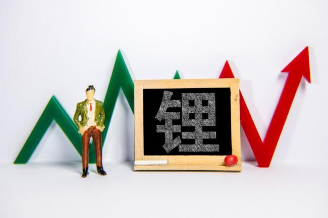 從每噸57萬(wàn)元跌到每噸6萬(wàn)元,，碳酸鋰這次真的見底了嗎 供需失衡持續(xù)