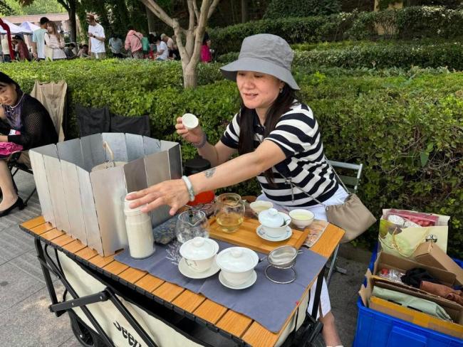 被考场外家长的松弛感暖到了 温暖陪伴助力高考