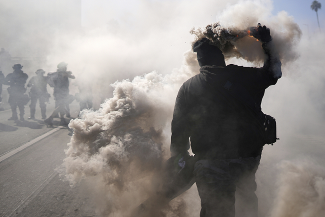 特朗普繞過州長向洛杉磯派兵是越權(quán)嗎 特朗普在憲政邊界的又一次試探,？