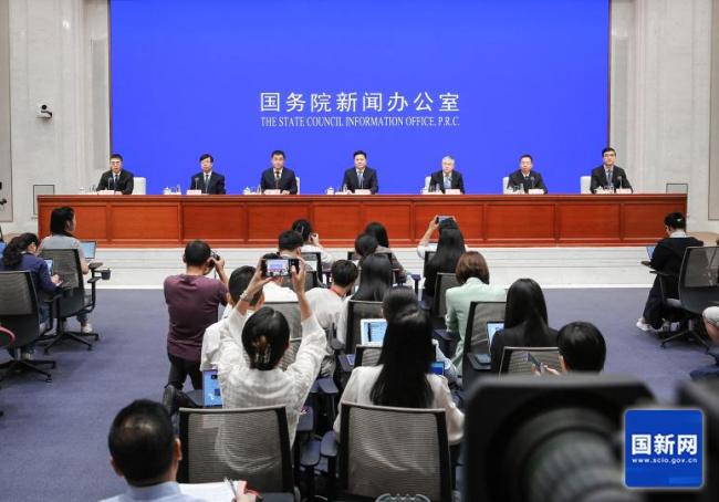 視城鄉(xiāng)居民醫(yī)保補(bǔ)助提至每人每年700元,！加大民生投入