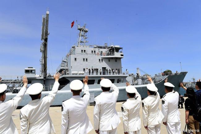 中国双航母会师西太美日反应为何不同 力量天平倾斜引发关注