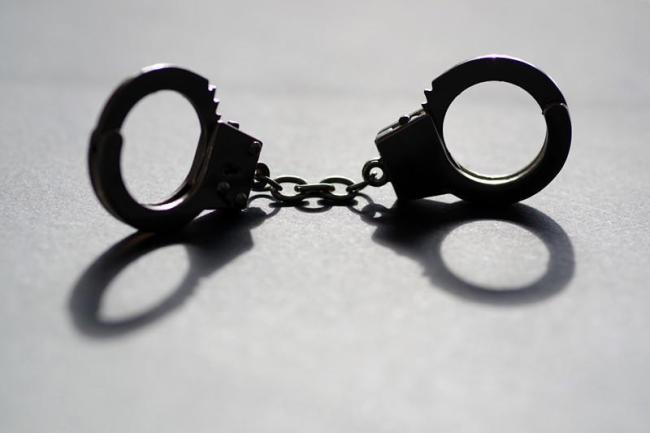 男子騙情人6萬給妻女開銷被判三年 虛構(gòu)身份詐騙錢財(cái)