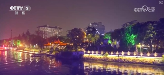 体育搭台文旅唱戏流量变增量 苏超燃动消费热力