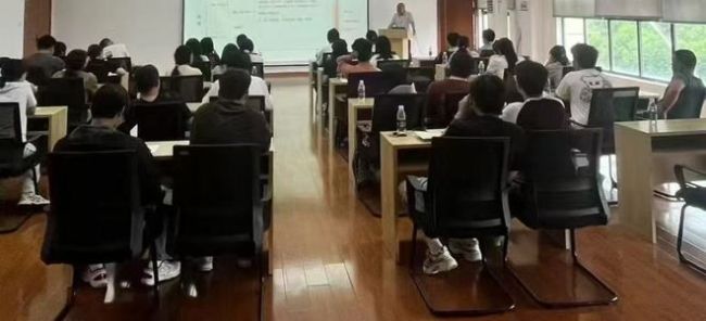 女孩暑假打工被血站抽血漿?官方回應(yīng) 調(diào)查組已介入