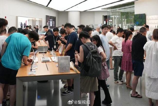 多地华为门店现新机抢购热 Pura80系列受追捧