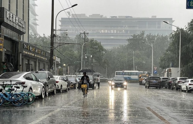 四預(yù)警生效中,！北京多地現(xiàn)較強降雨