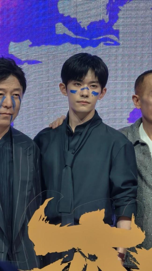 易烊千玺合着你们都是善茬