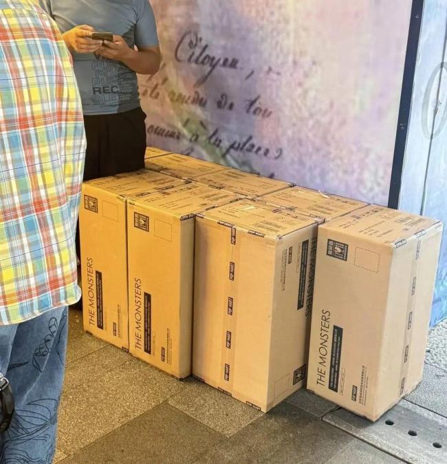 Labubu溢价超30倍 有黄牛一周赚37万 暴利游戏背后的灰色产业链