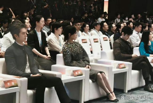 黄晓明唐嫣于适同框 神仙组合引热议