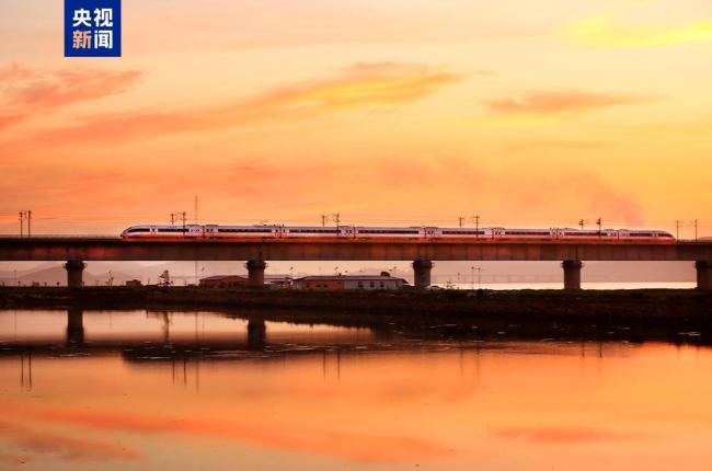 哈大高鐵累計發(fā)運旅客超10億人次 高寒高鐵安全運營典范