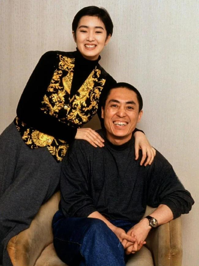 张艺谋巩俐早期情侣写真曝光