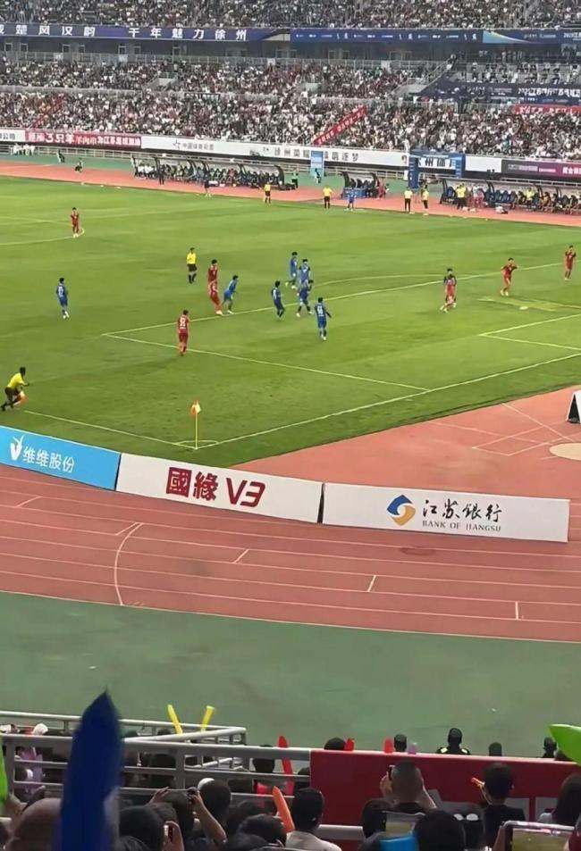 “蘇超”贊助位憑啥300萬 熱度撬動商業(yè)價值