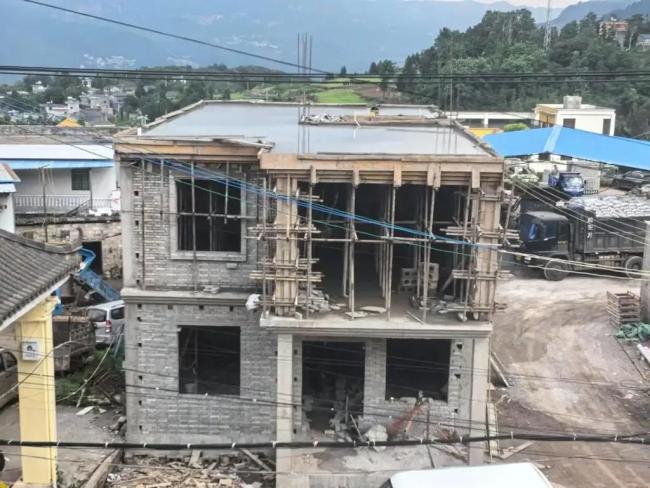 镇政府回应村民被指违建一事 已三次制止并下达停工通知