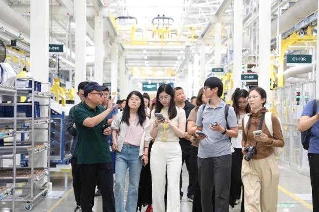 李想：选址在北京是最重要的选择 顺义产业生态助力理想汽车