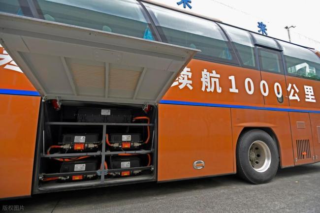 固态电池会让燃油车彻底淘汰吗 新能源汽车的未来趋势
