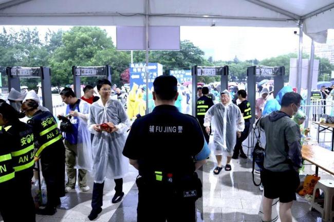 男子倒賣門票被拘10日 高價牟利遭嚴懲
