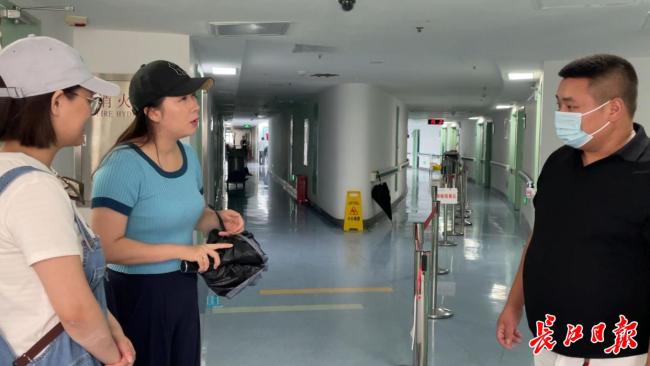 父亲回应网友4小时凑齐15万救回婴儿 全国热心妈妈接力相助