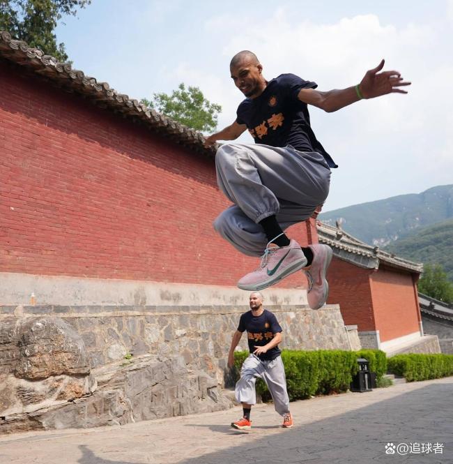 文班用中文感谢少林寺：自曝剃度一幕 习武画面 詹姆斯为他点赞 中国行圈粉无数