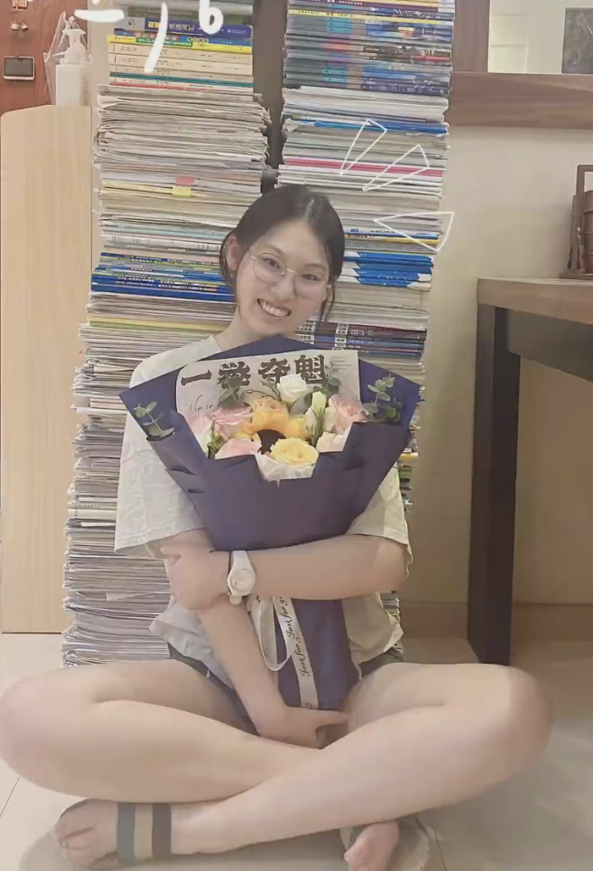 女生高考649分外婆说要给零花钱奖励万元红包