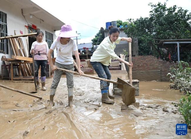 廣西多地遭遇洪水各方救援 積極搶險救災