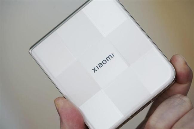 小米Mix Flip2上手體驗 小折疊的全能旗艦