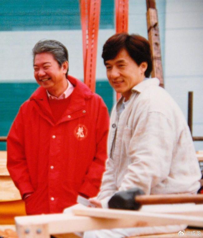 成龙发文悼念蔡澜 怀念半个师父