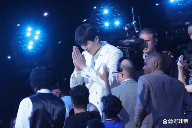 媒体：杨瀚森成今年NBA选秀最大黑马 青岛队怎么办？