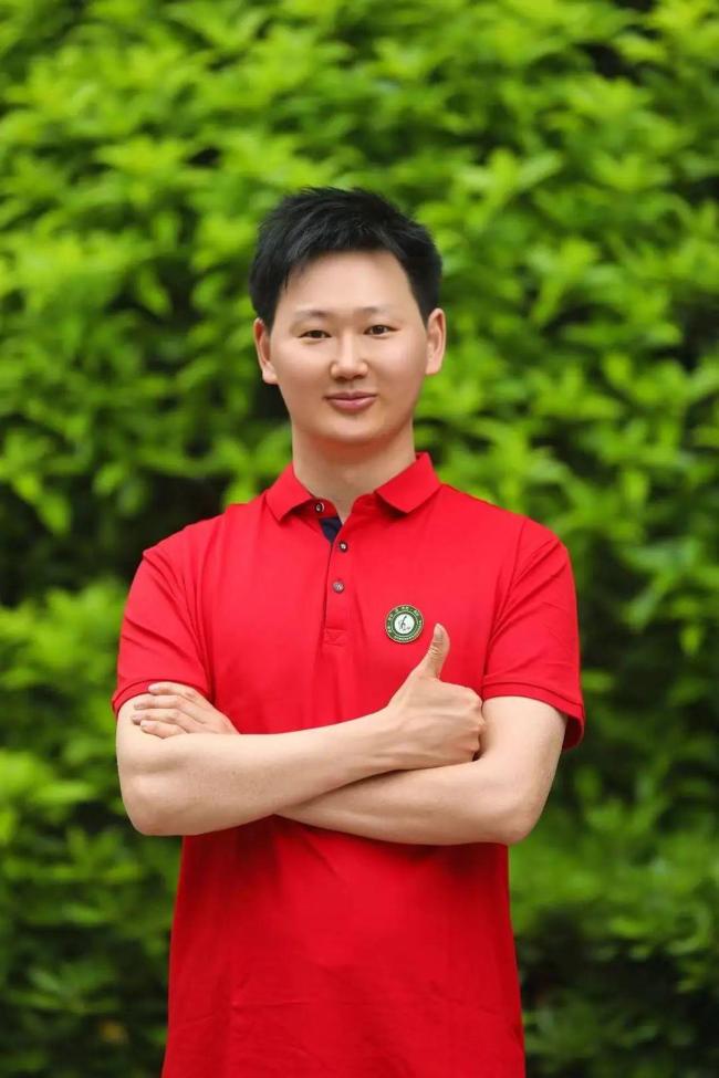 全程陪考物理老師回應高考637分 差3分請全班吃飯