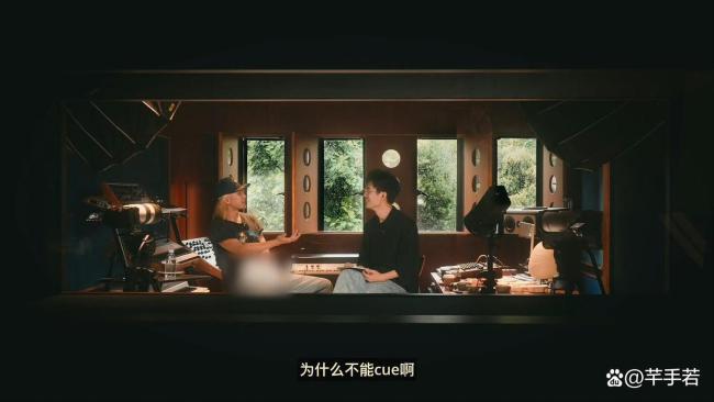 蔡徐坤篮球梗自己cue自己
