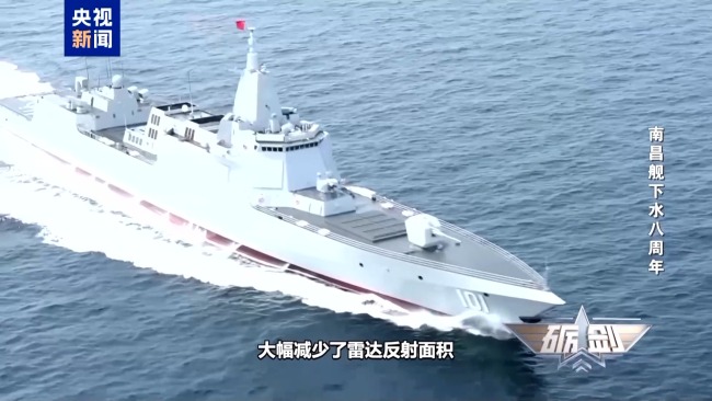 它是航母编队的“带刀侍卫”，以一对二逼退外舰！